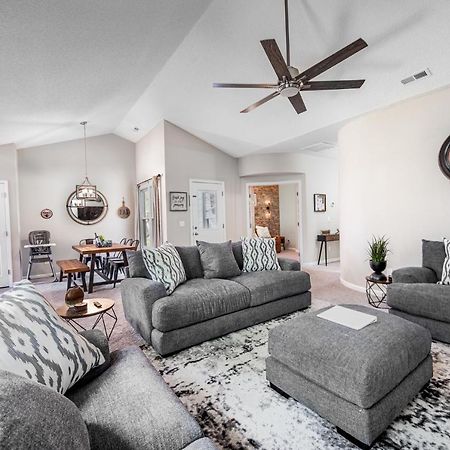 Cozy Industrial Kildaire Farms Home- Near Downtown Cary Exterior photo